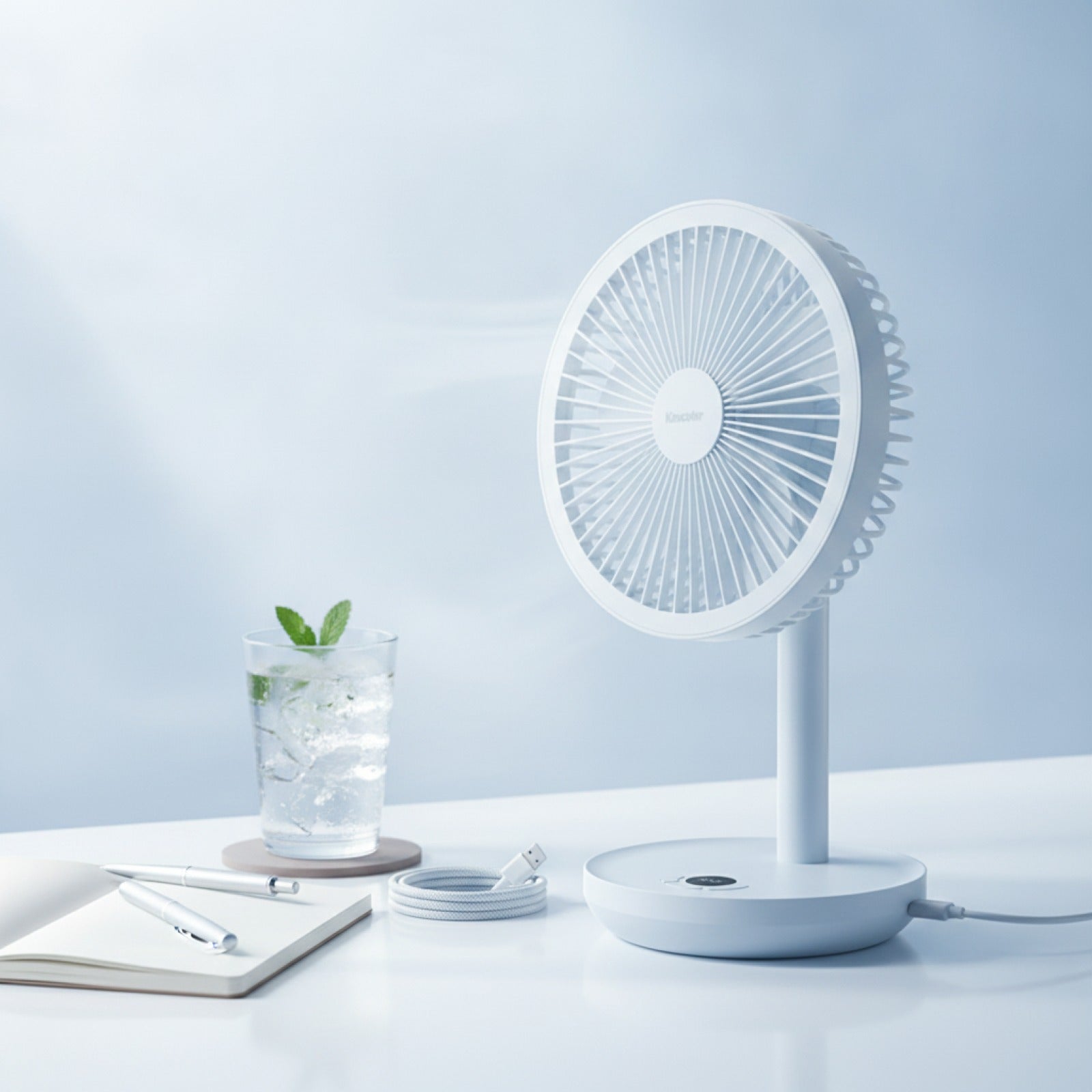 Ventilateur de Bureau KINSCOTER Oscilllant Intelligent USB Rechargeable 5 Vitesses - Silencieux & Angle Réglable
